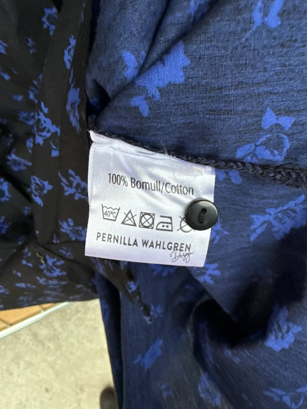Pernilla Wahlgren Design svart blommig klänning