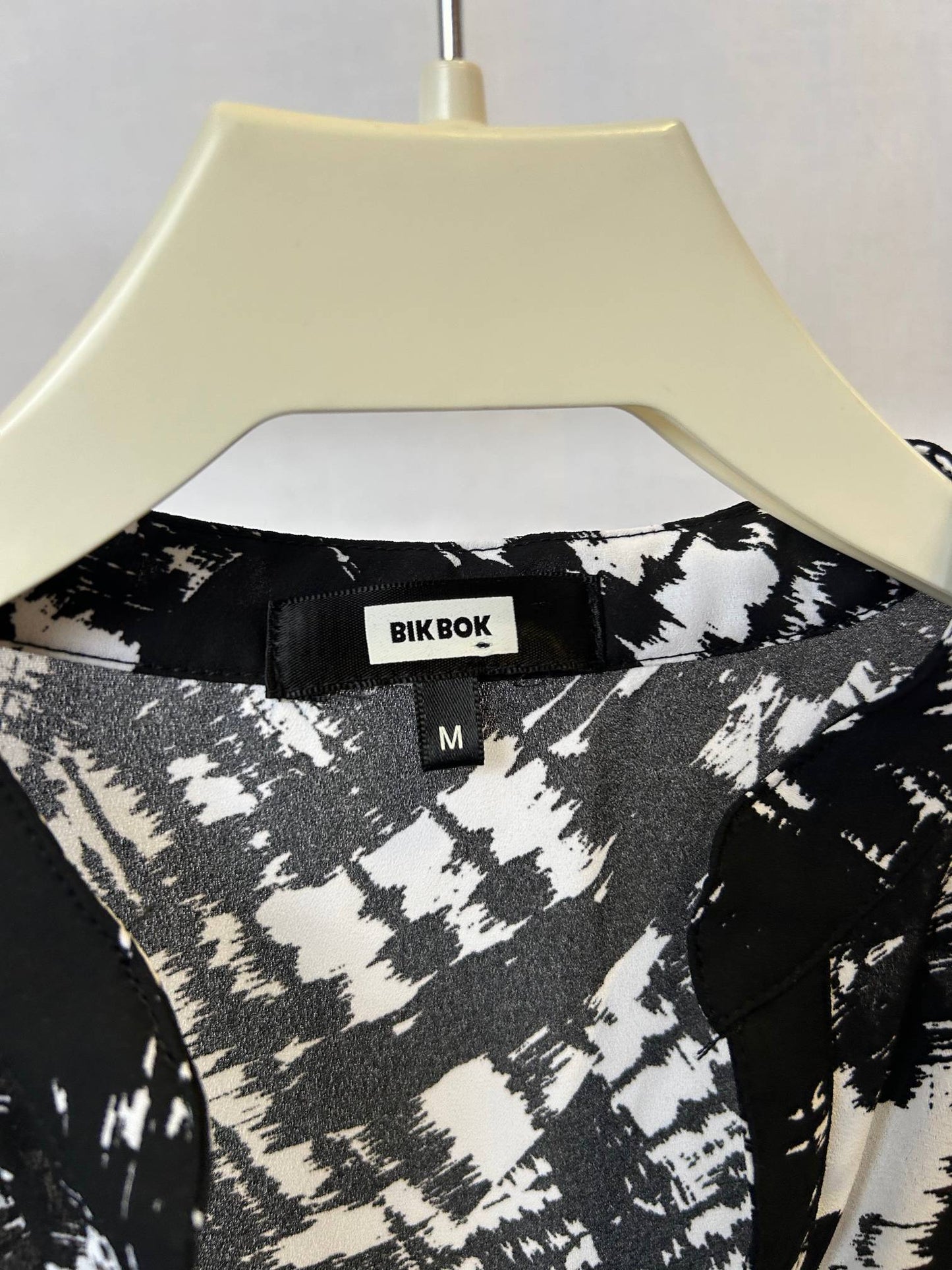 Bik Bok ärmlös mönstrad topp