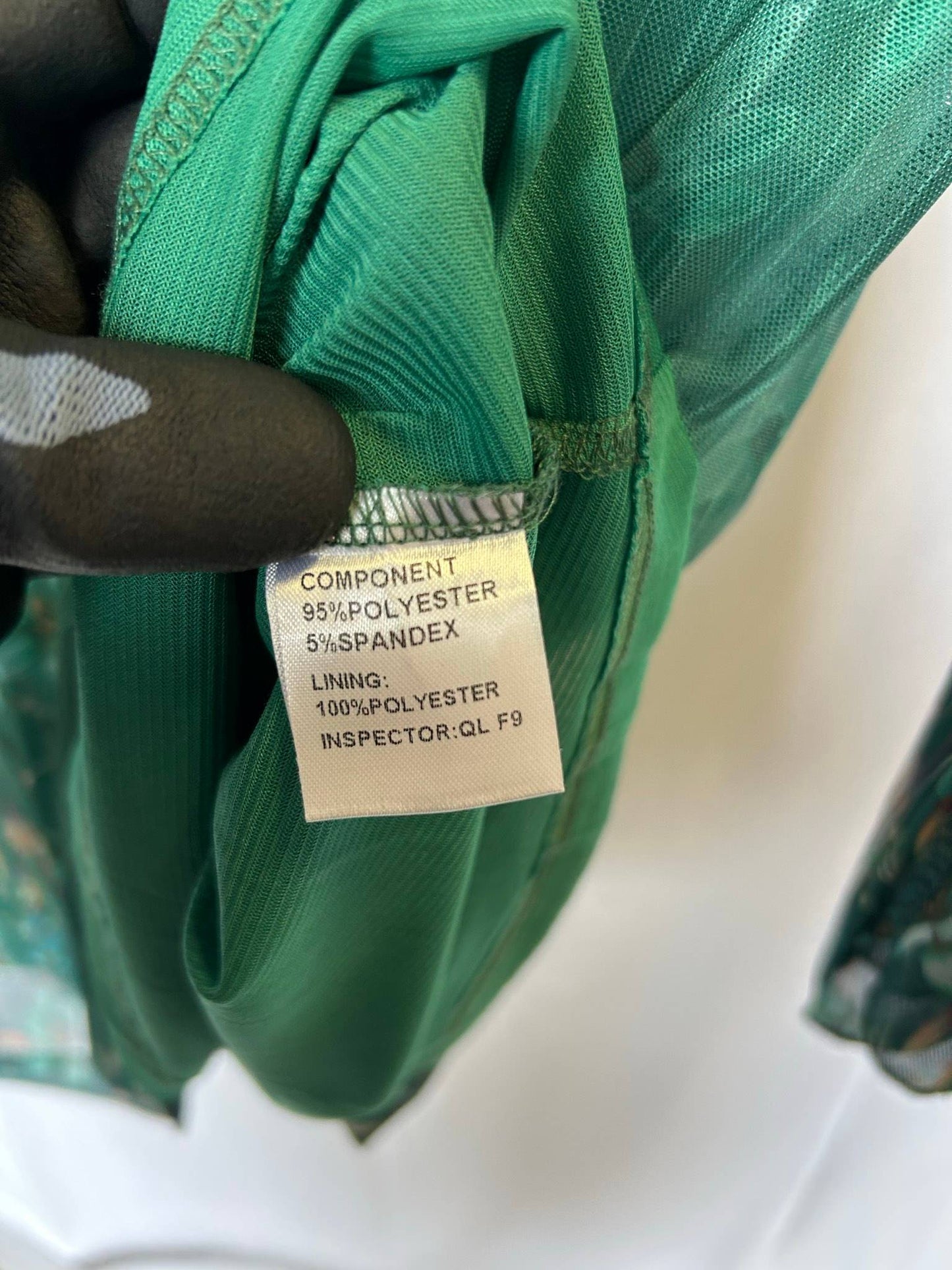 Grön blommig genomskinlig långärmad topp