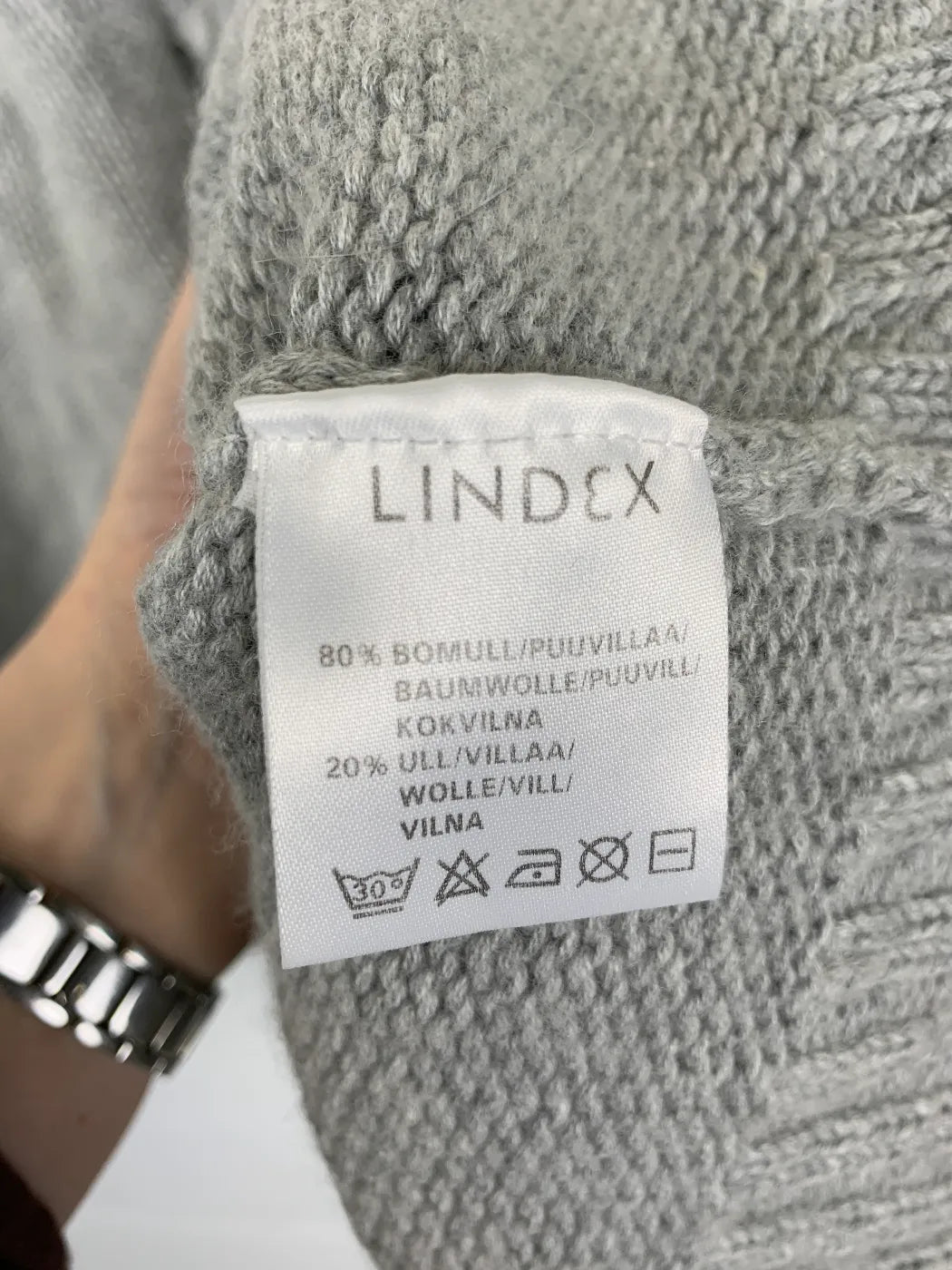 Lindex ljusgrå stickad kofta med midjeband