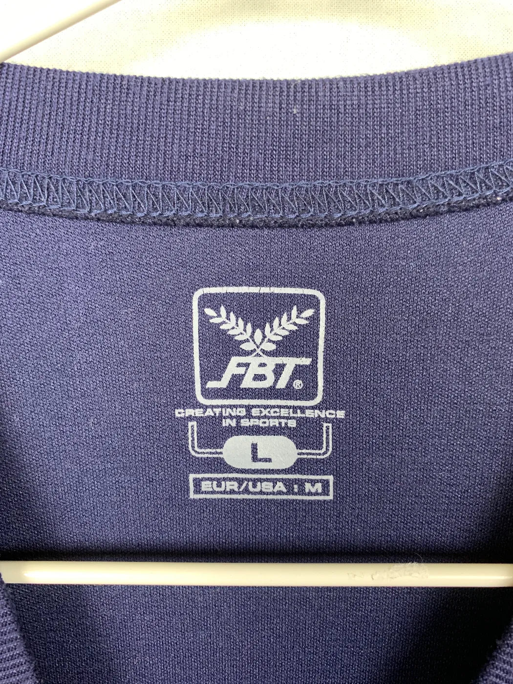 FBT mörkblå t-shirt med kort ärm