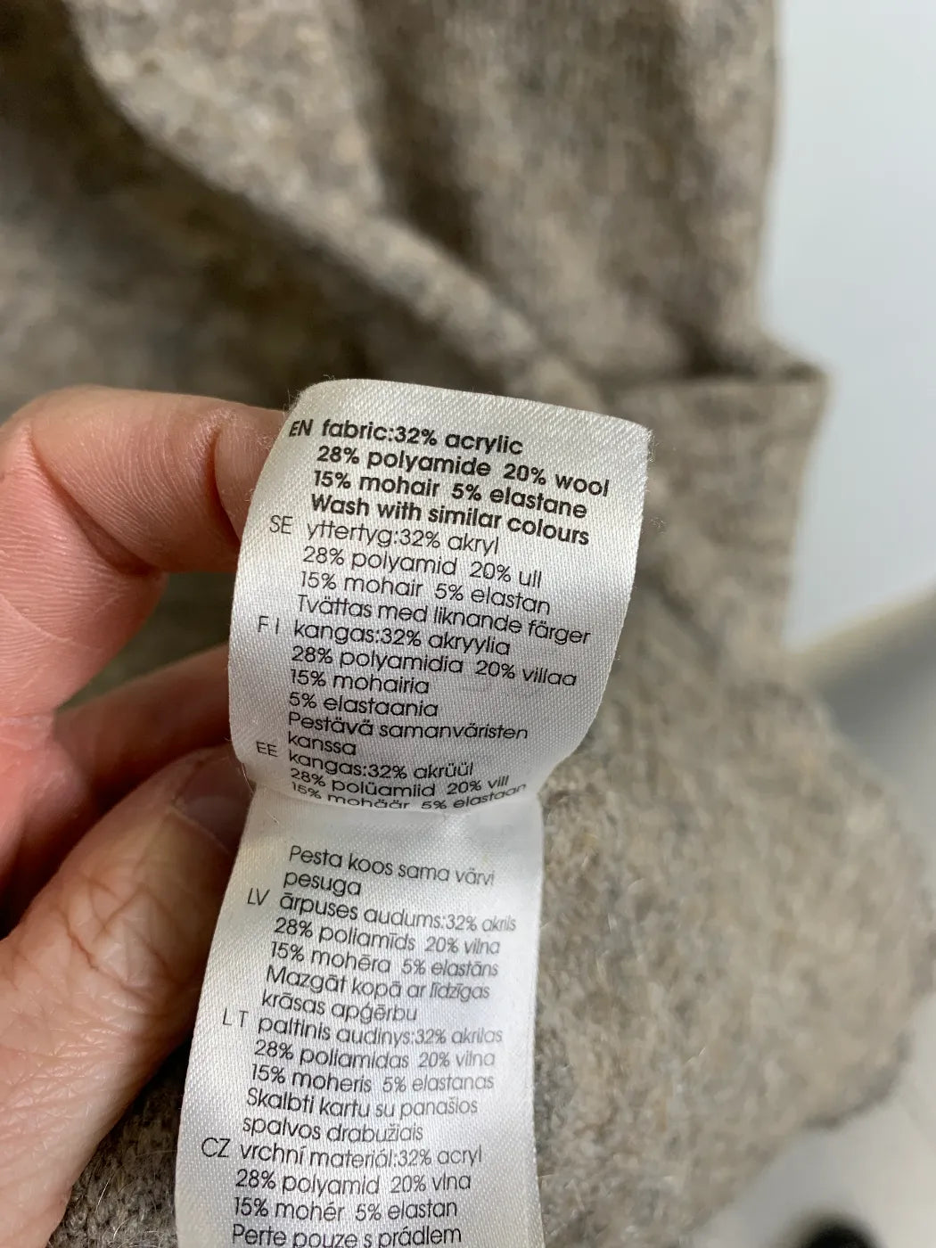 Lindex beige stickad kofta med fickor