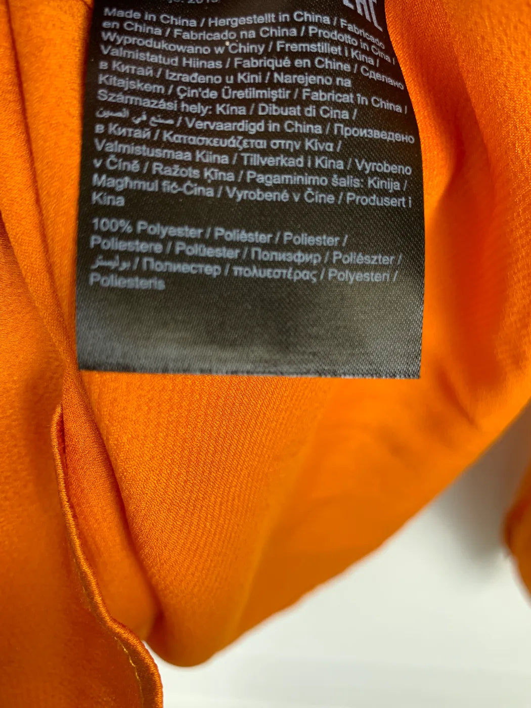 Pieces orange satinblus med lång ärm