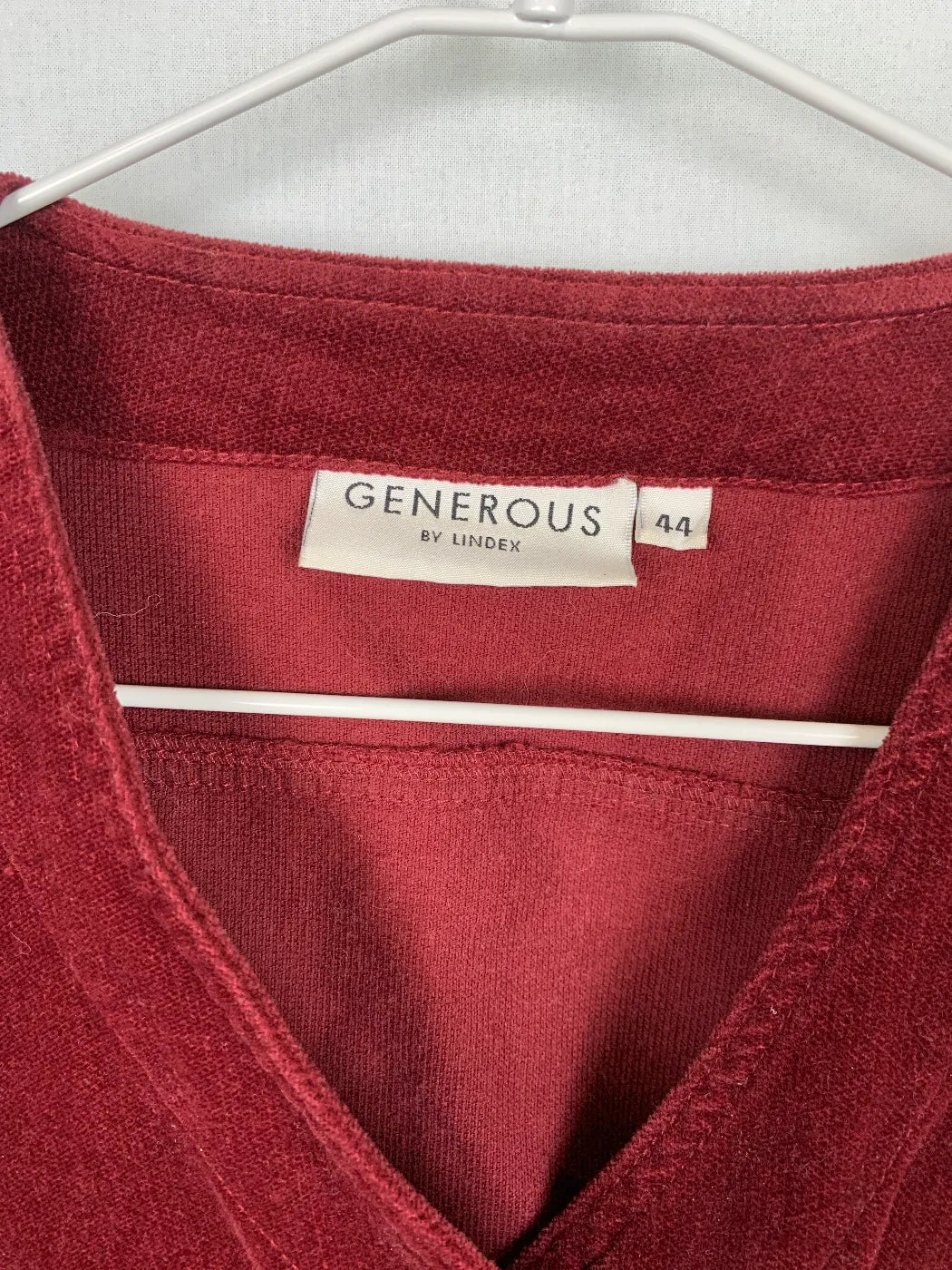 Generous by Lindex vinröd manchesterväst