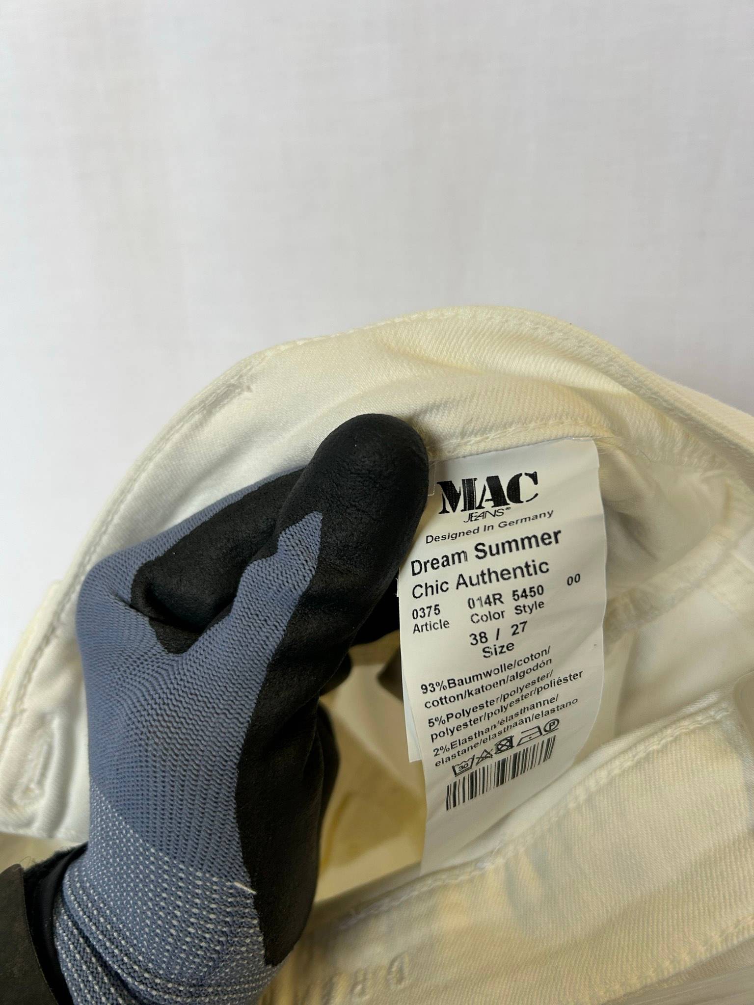 MAC Dream Summer Chic Authentic beige jeans