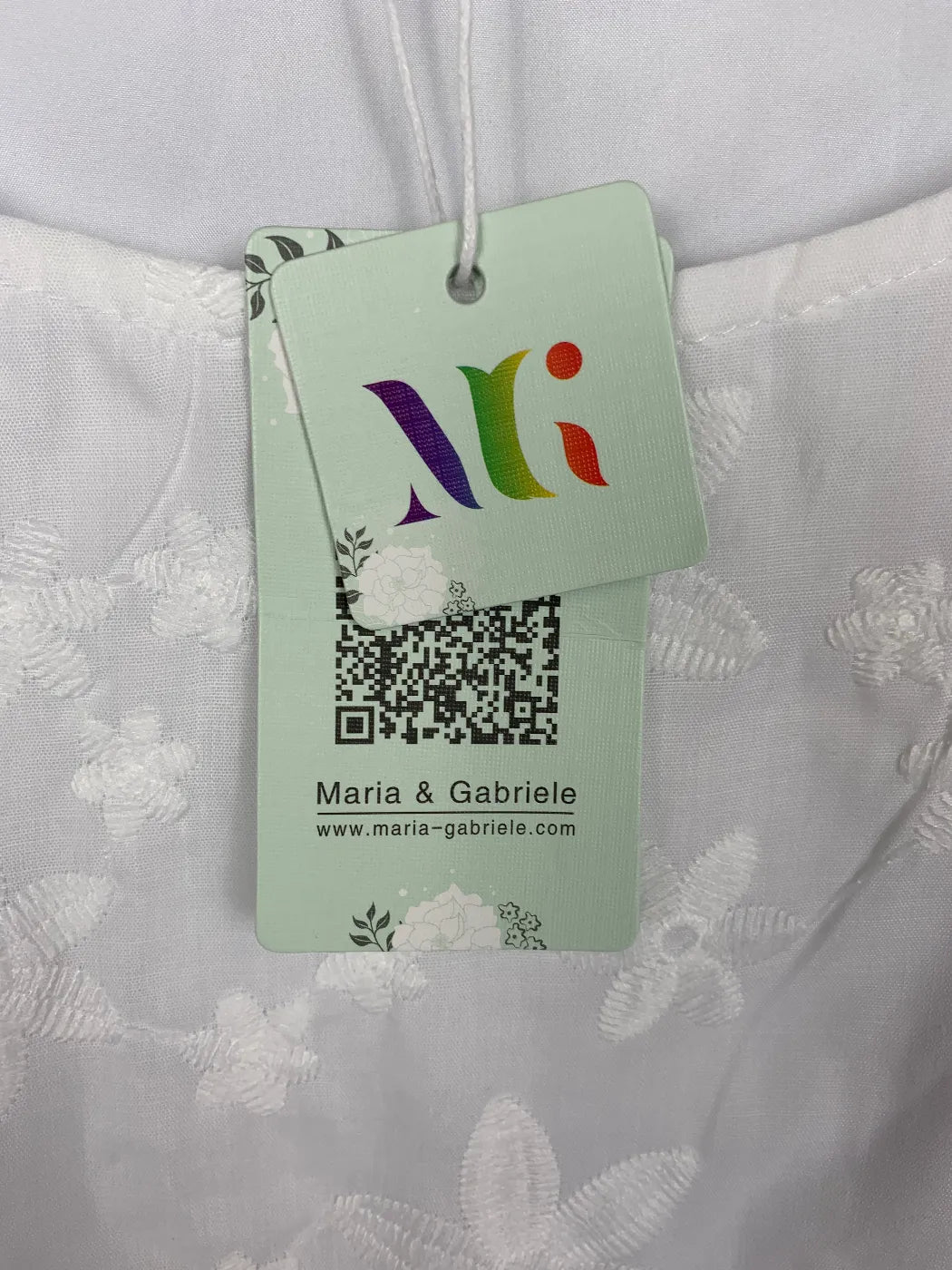 Maria & Gabriele vit broderad blus 3XL