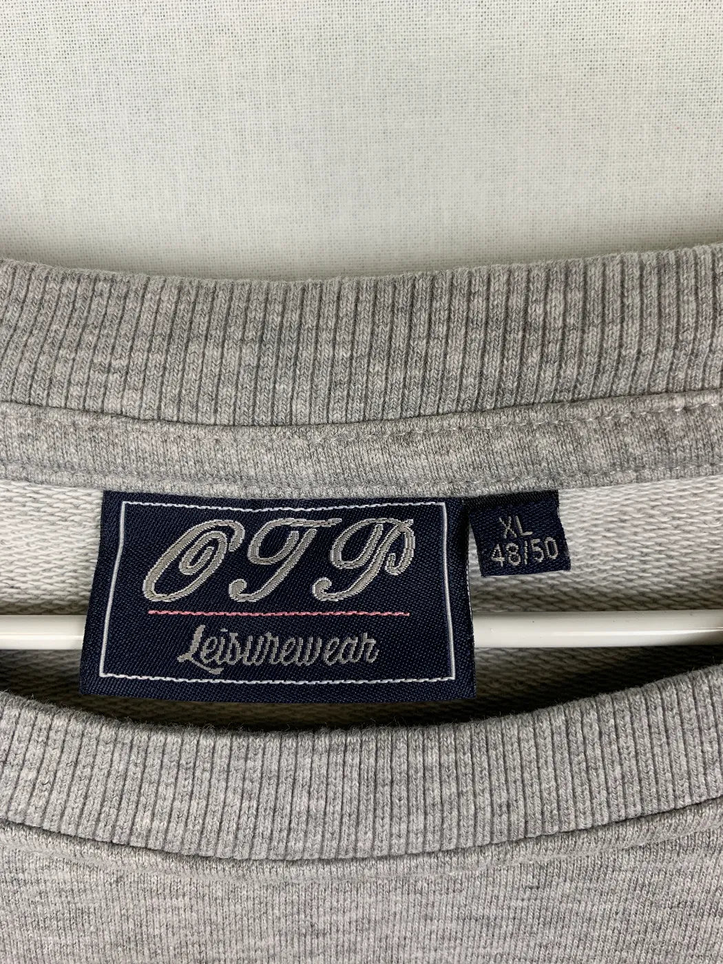 OTP Leisurewear grå sweatshirt med rund hals