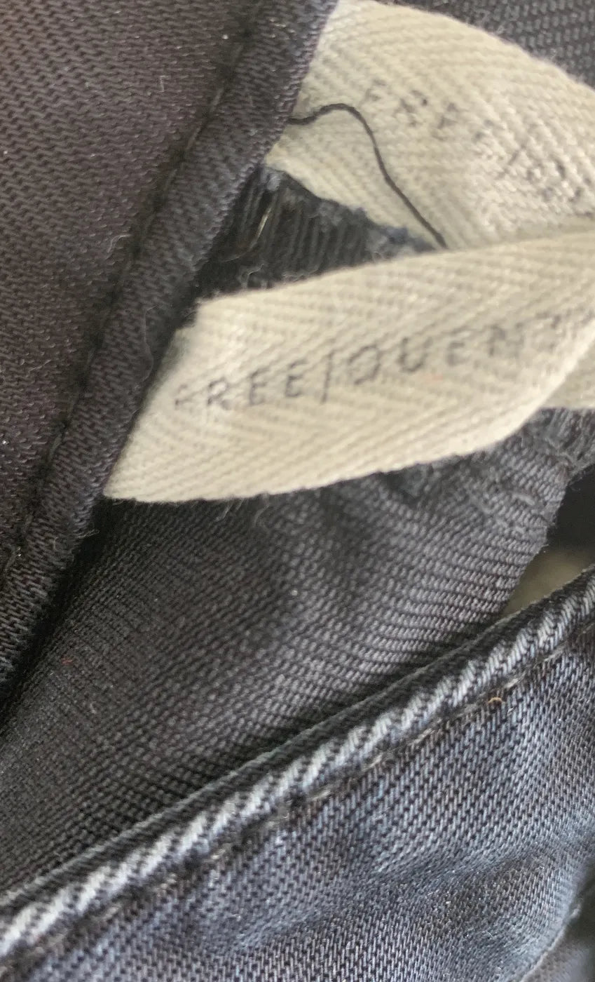 Freequent mörk marinblå denimjeans