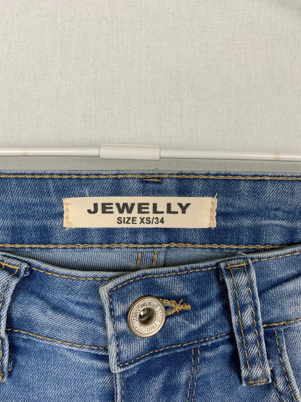 Jewelly broderade ljusblå jeans i denim