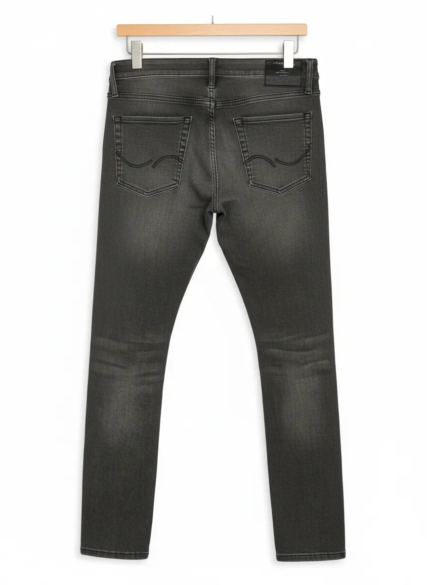 Jack & Jones herrjeans i smal passform och blekt utförande