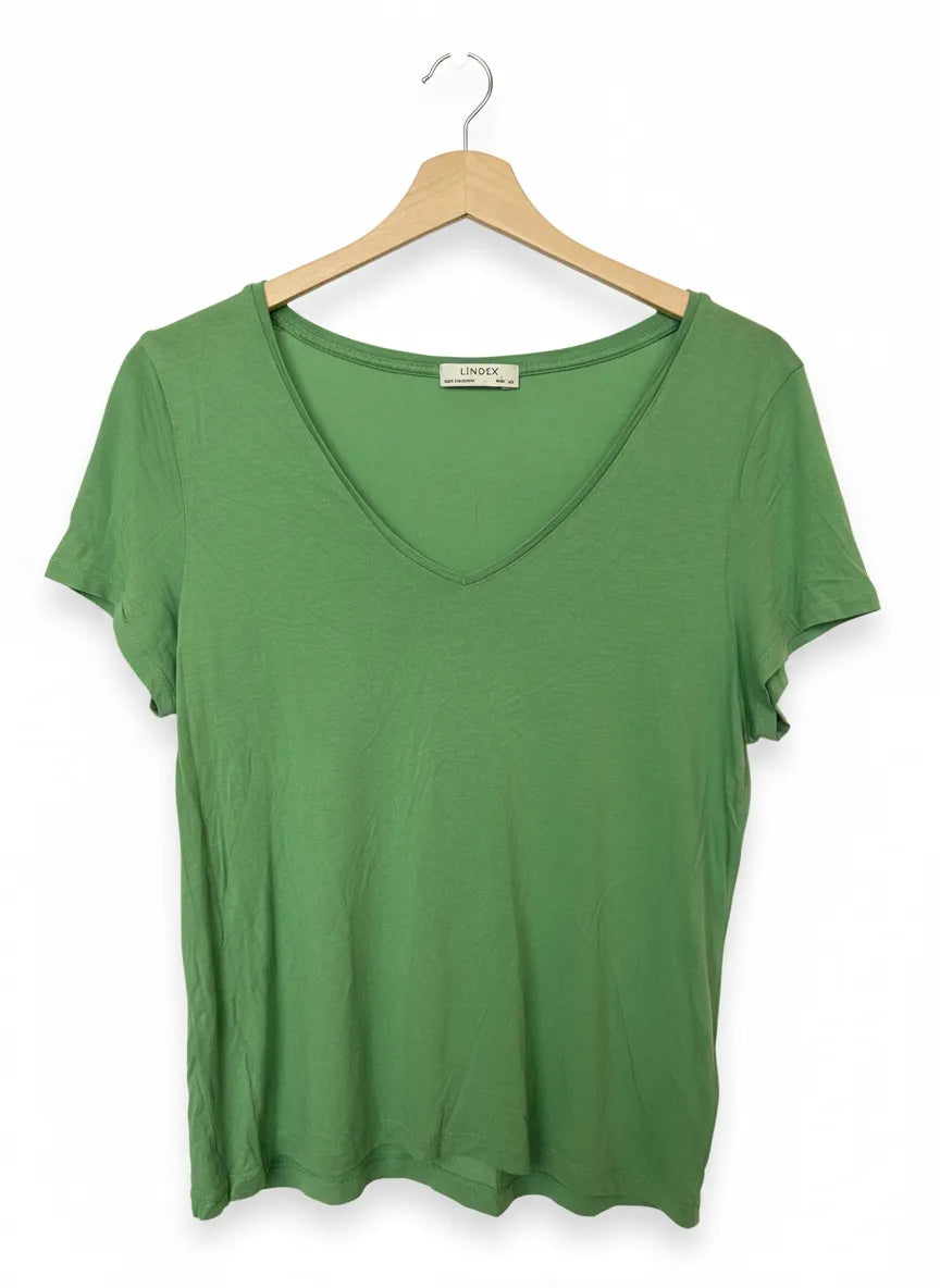 Lindex grön t-shirt med v-ringning
