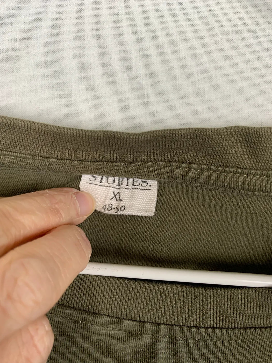Stories enfärgad olivgrön t-shirt