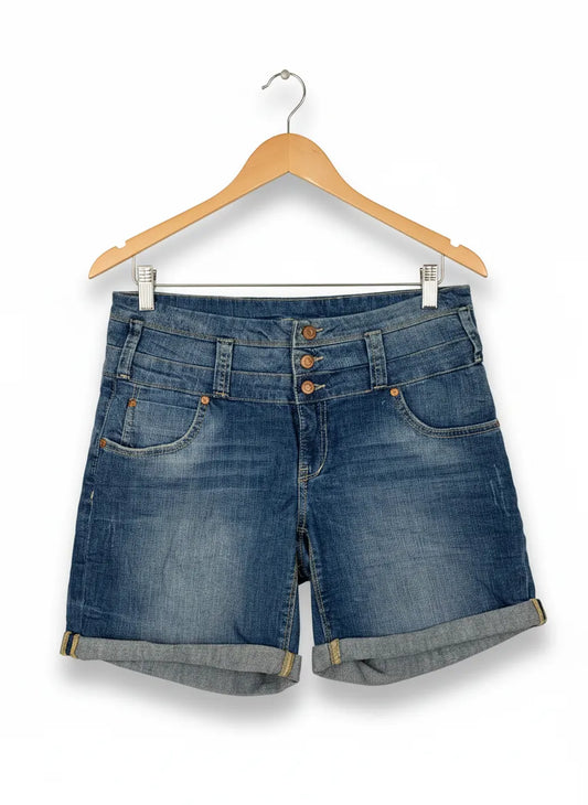 Lindex denimshorts med uppvikta fållar