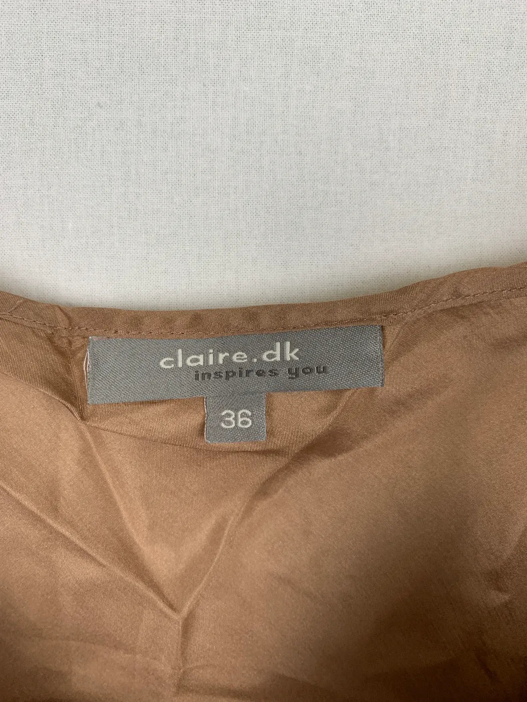 Claire.dk brun satinlinne