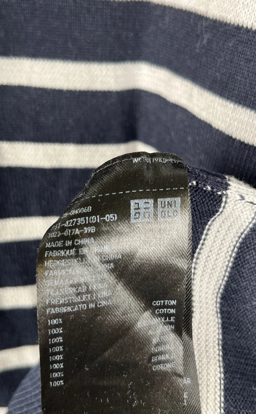 Uniqlo mörkblå randig tröja med rund hals