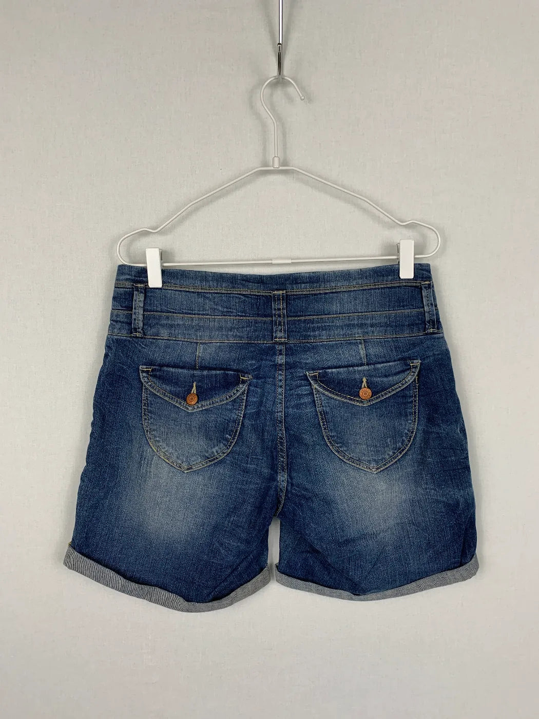 Lindex denimshorts med uppvikta fållar