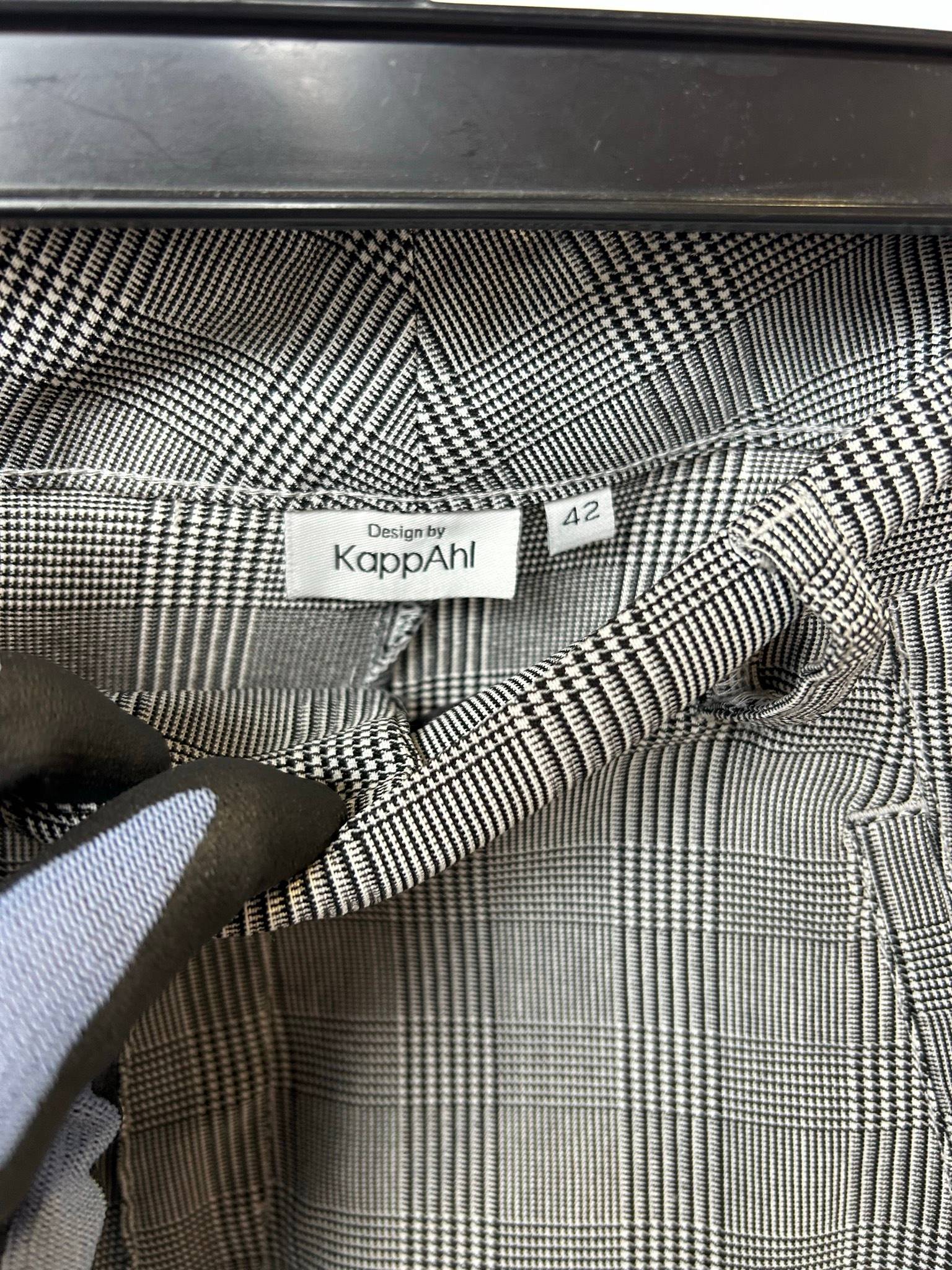KappAhl rutig byxa med raka ben