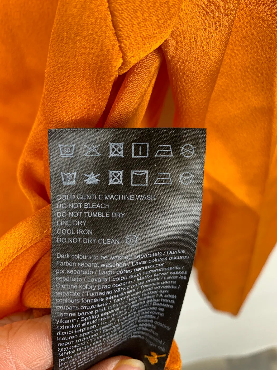 Pieces orange satinblus med lång ärm