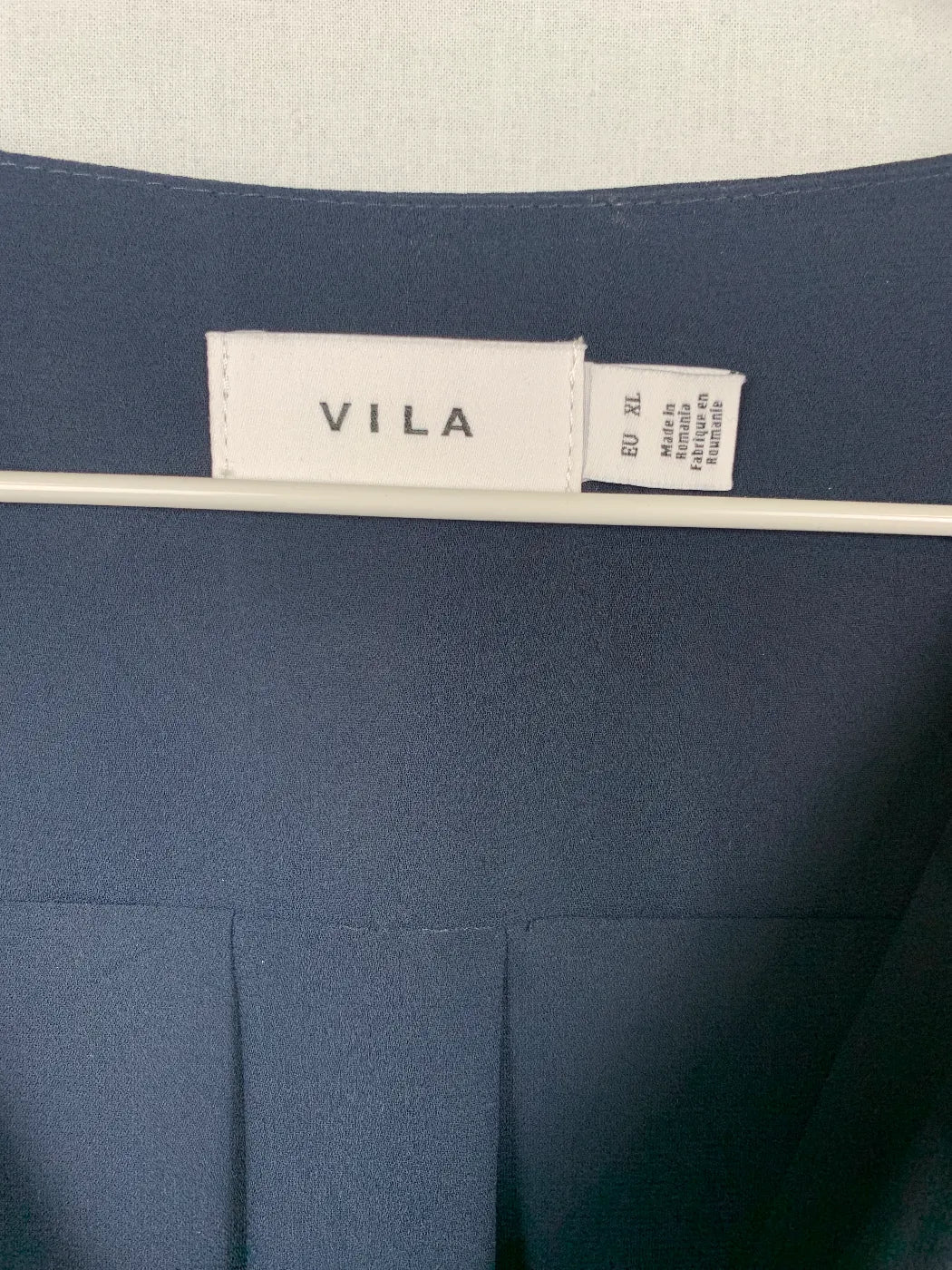 VILA marinblå blus med långa ärmar VILUCY