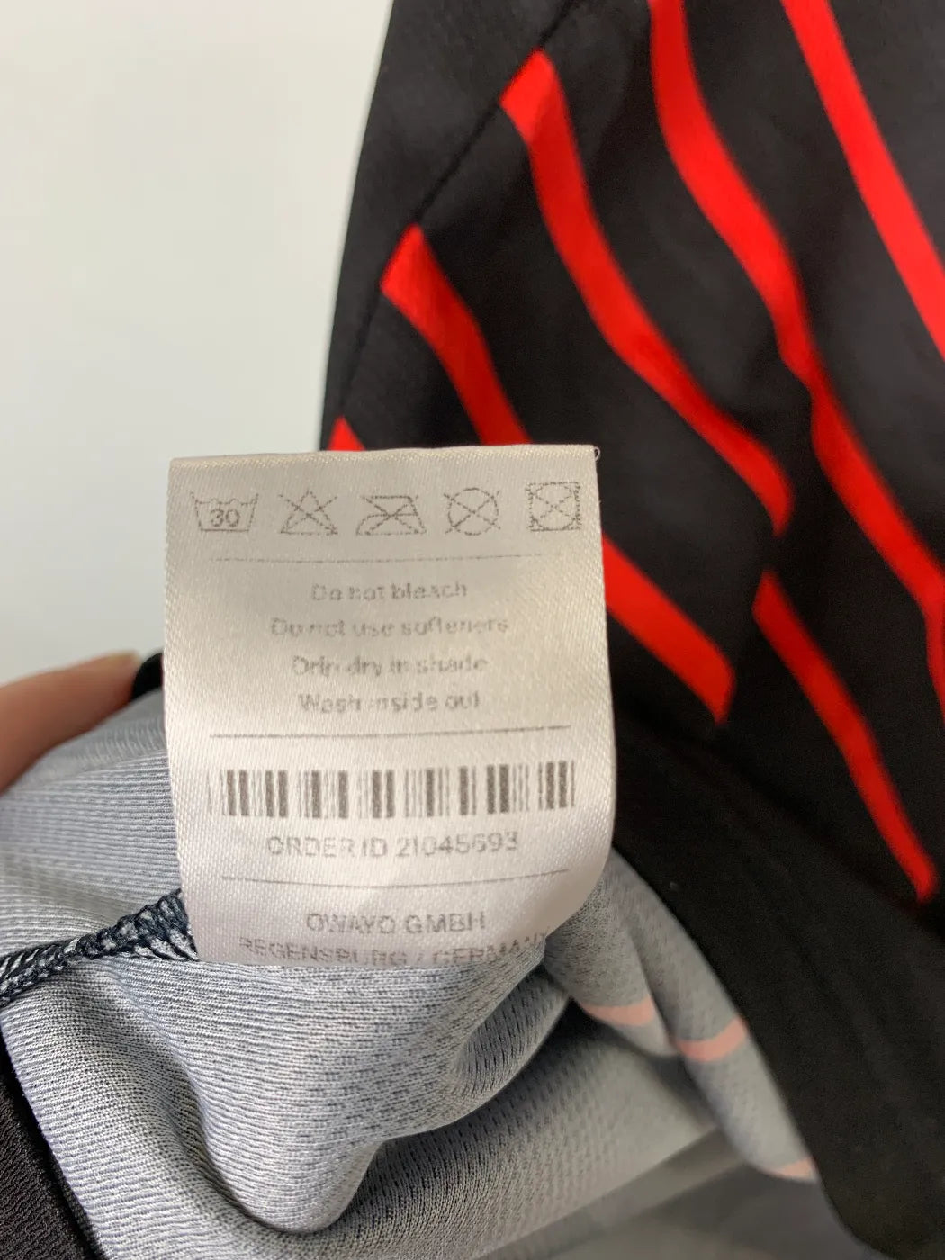 Owayo svart sportt-shirt med tryck