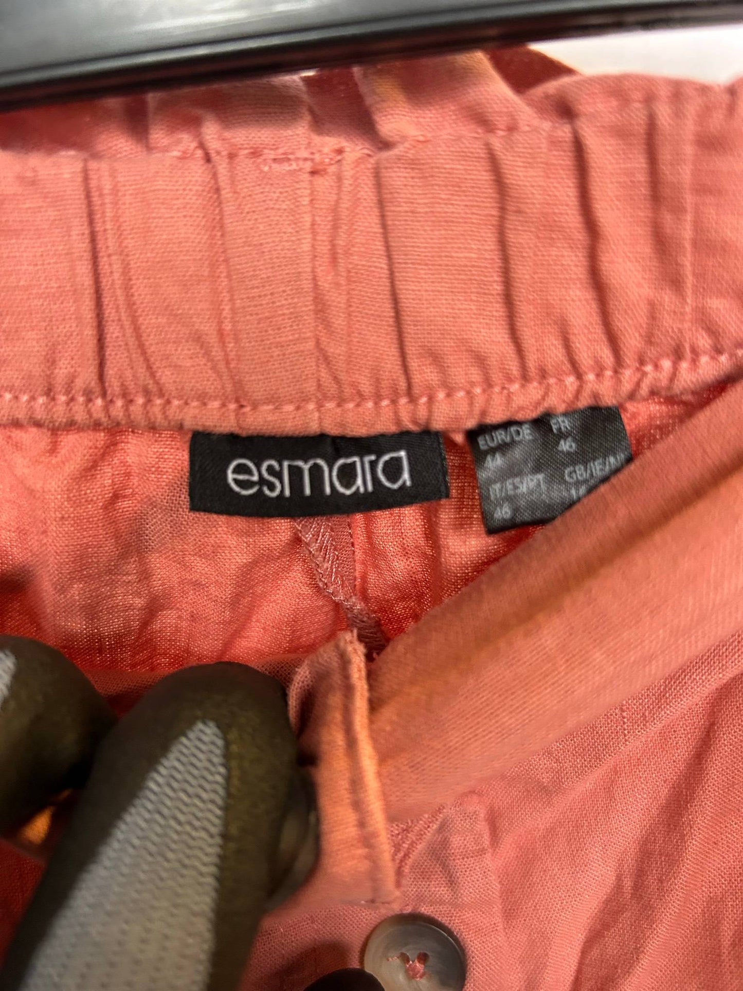 Esmara rostbruna shorts med knappfront
