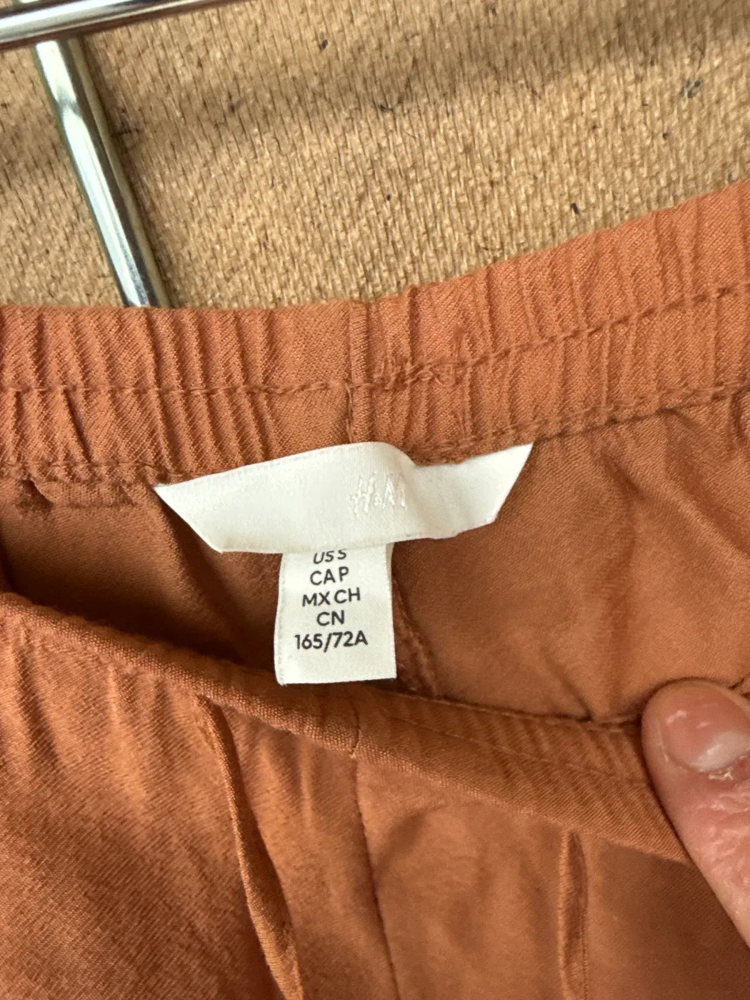 H&M vida byxor i rostbrun färg