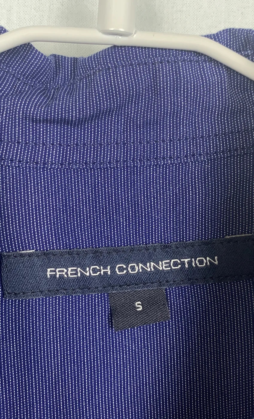 French Connection boxig mörkblå skjorta