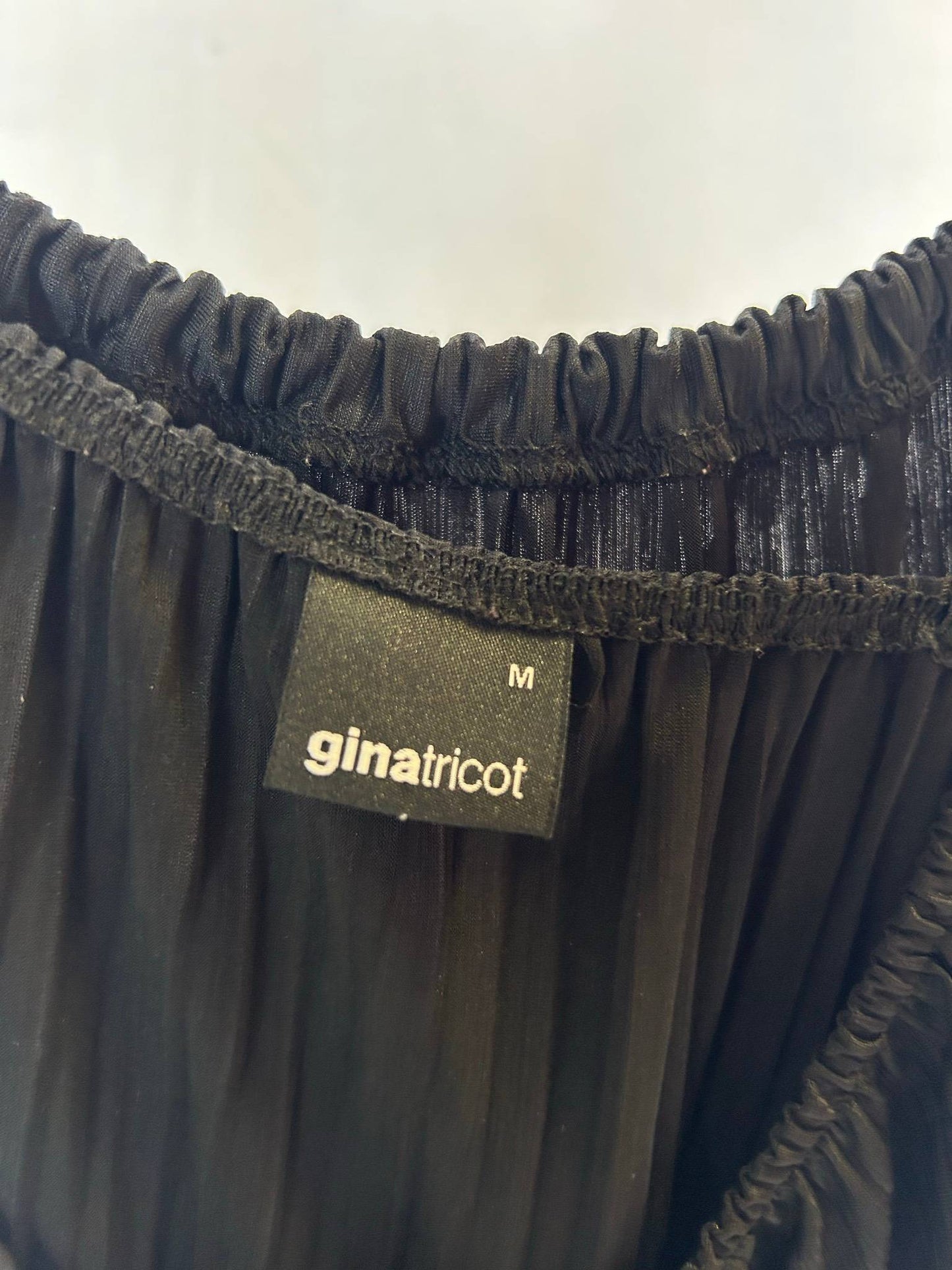 Gina Tricot svart plisserad linne-topp