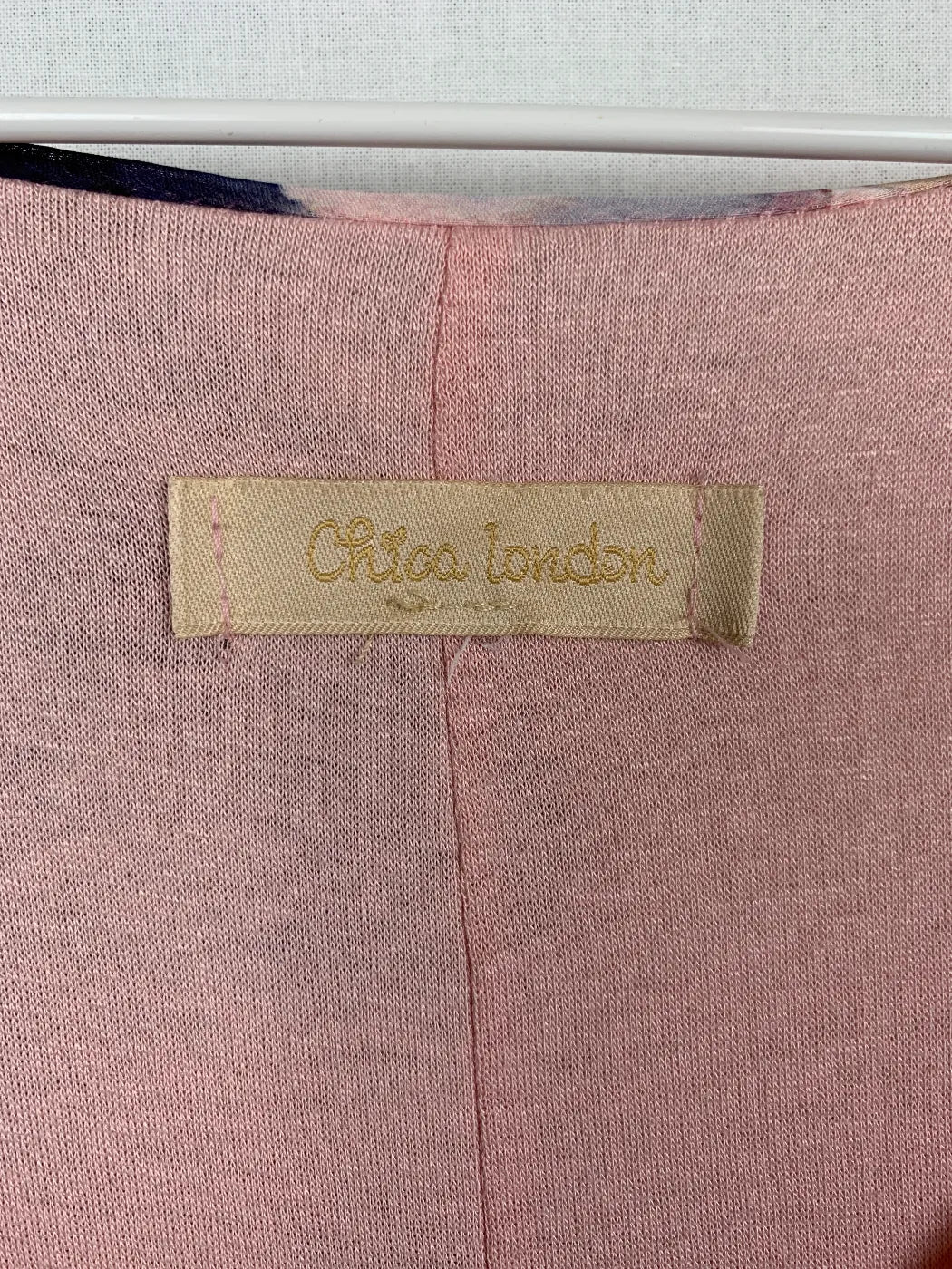 Chico London blommig blus med v-ringning