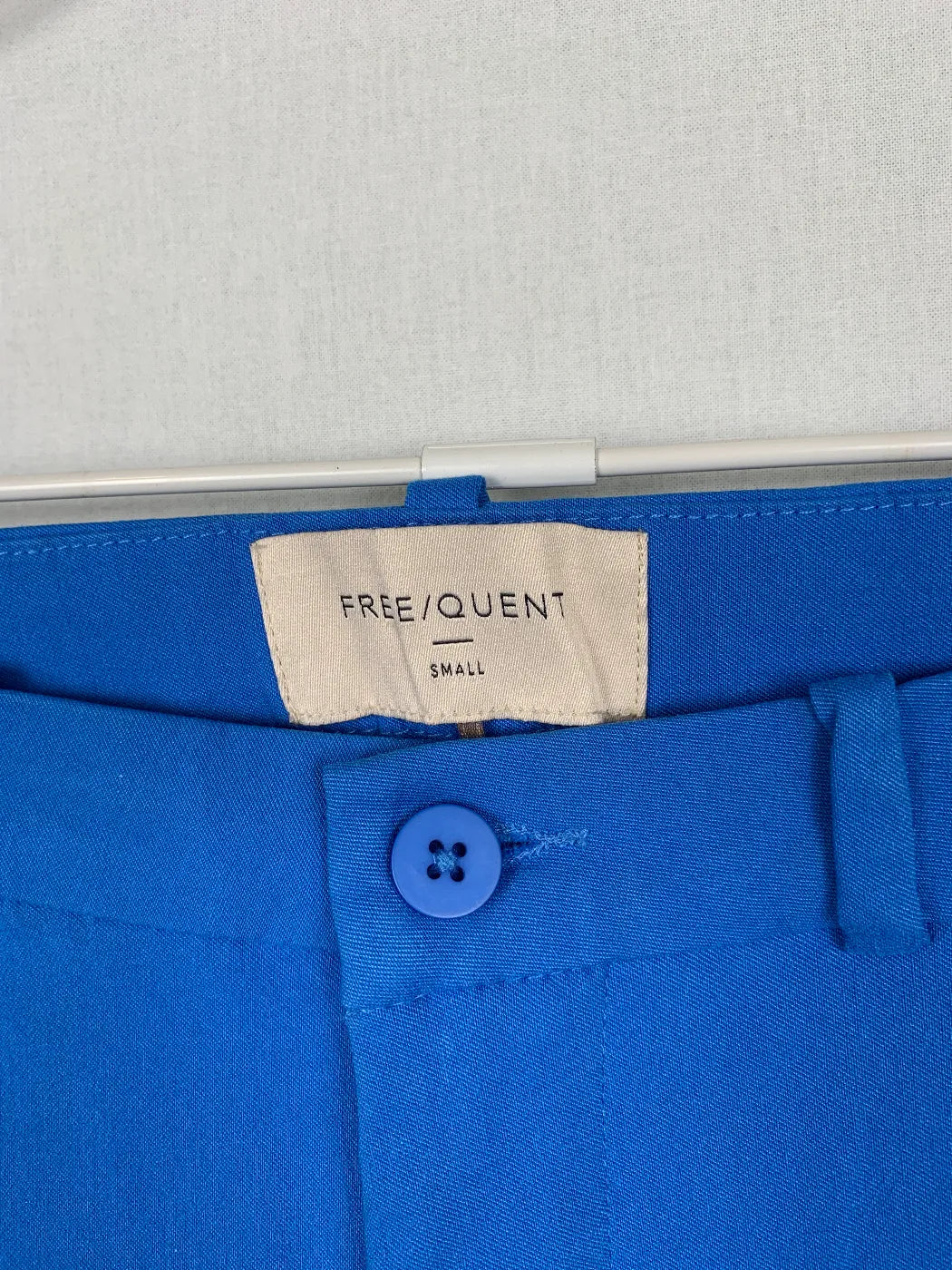 Freequent slim fit byxor i blått
