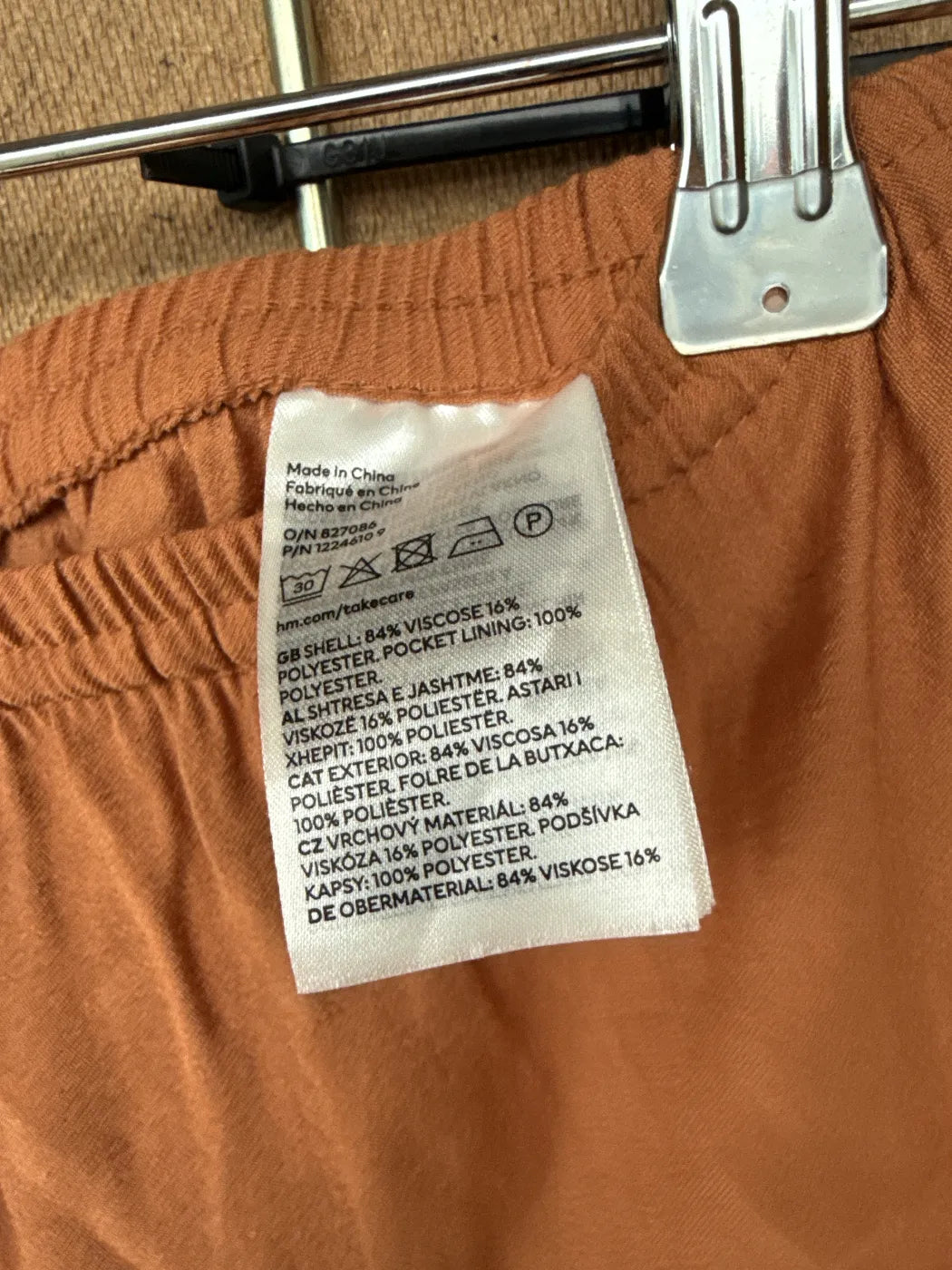 H&M vida byxor i rostbrun färg