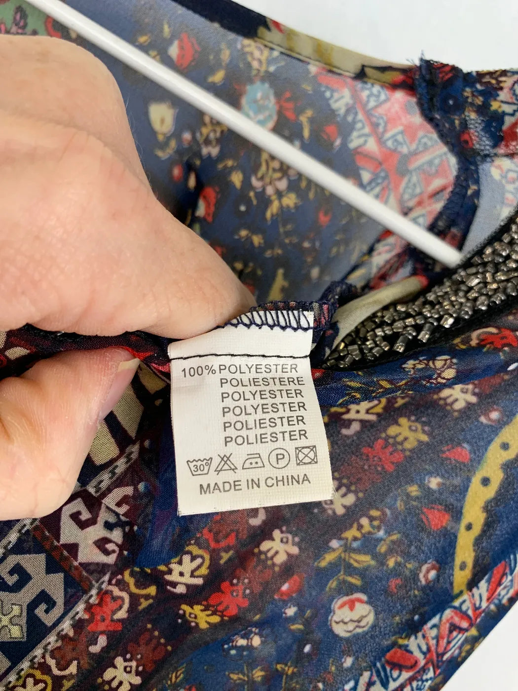 Peace n' love mönstrad blus med pärldekoration