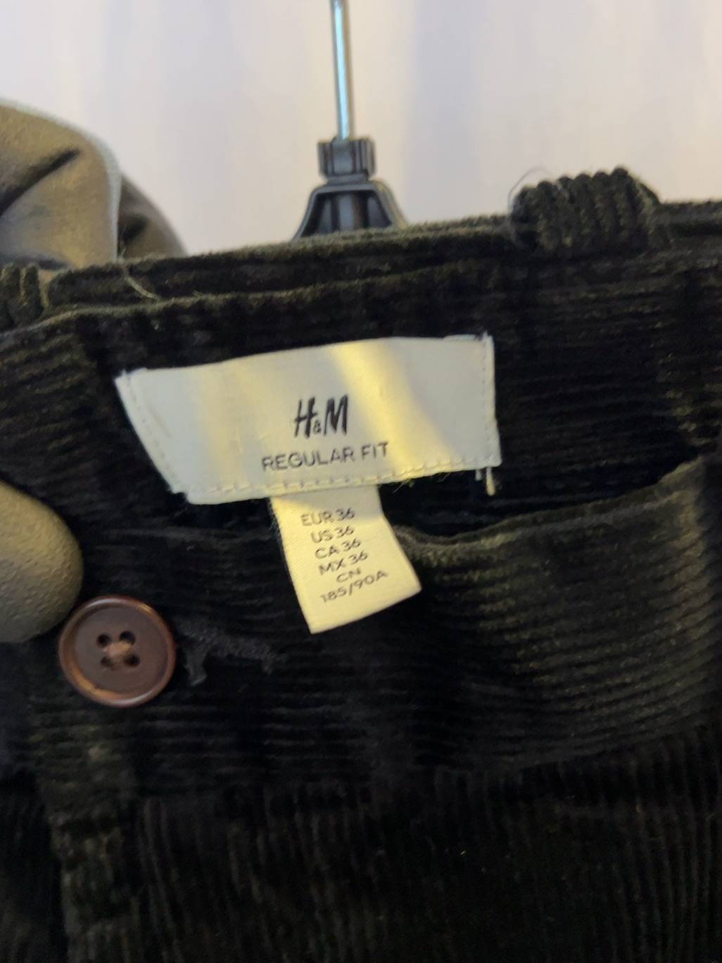 H&M svarta manchesterbyxor med normal passform