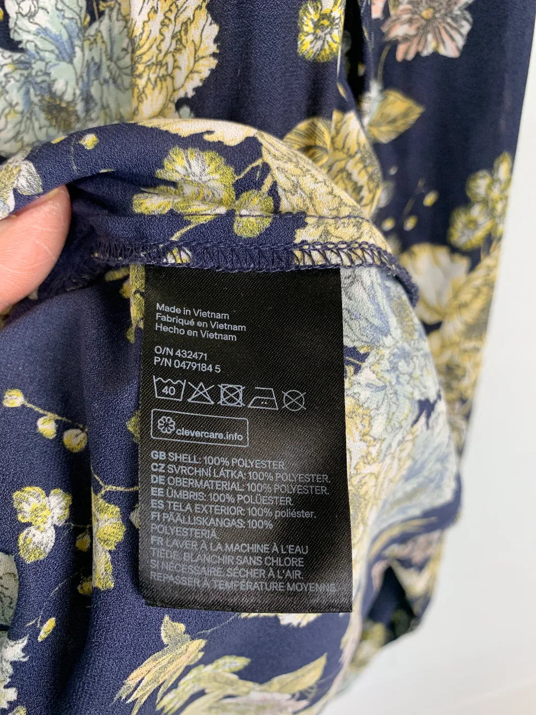 H&M blommig blus med långa ärmar