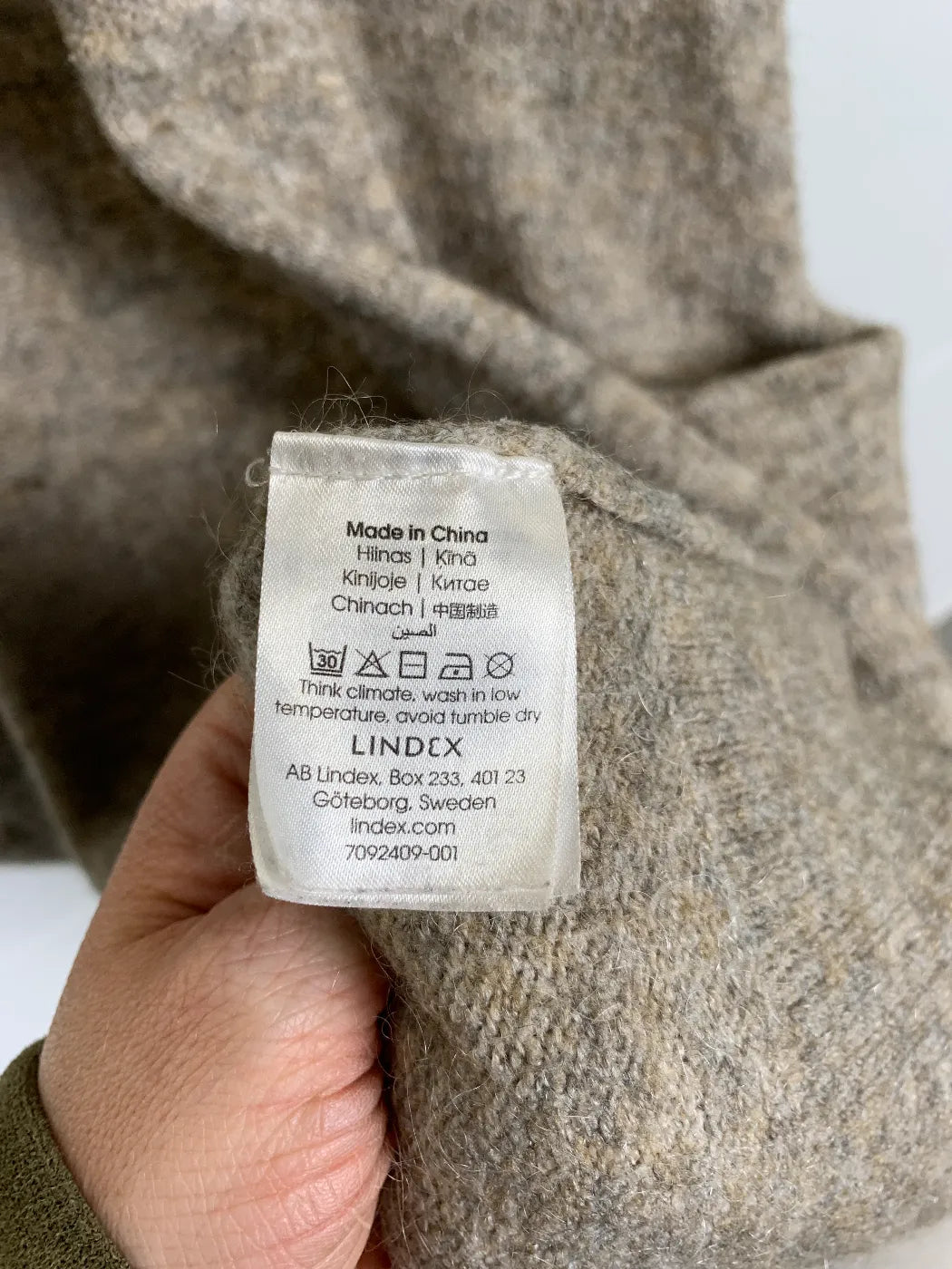 Lindex beige stickad kofta med fickor