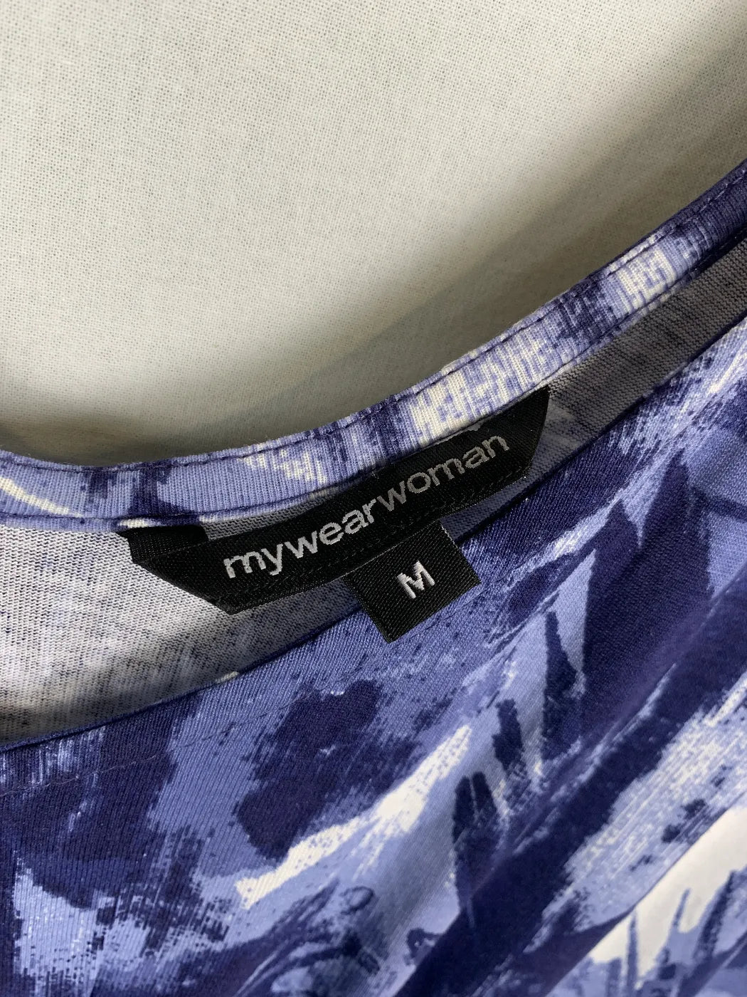 mywearwoman mönstrad mörkblå klänning