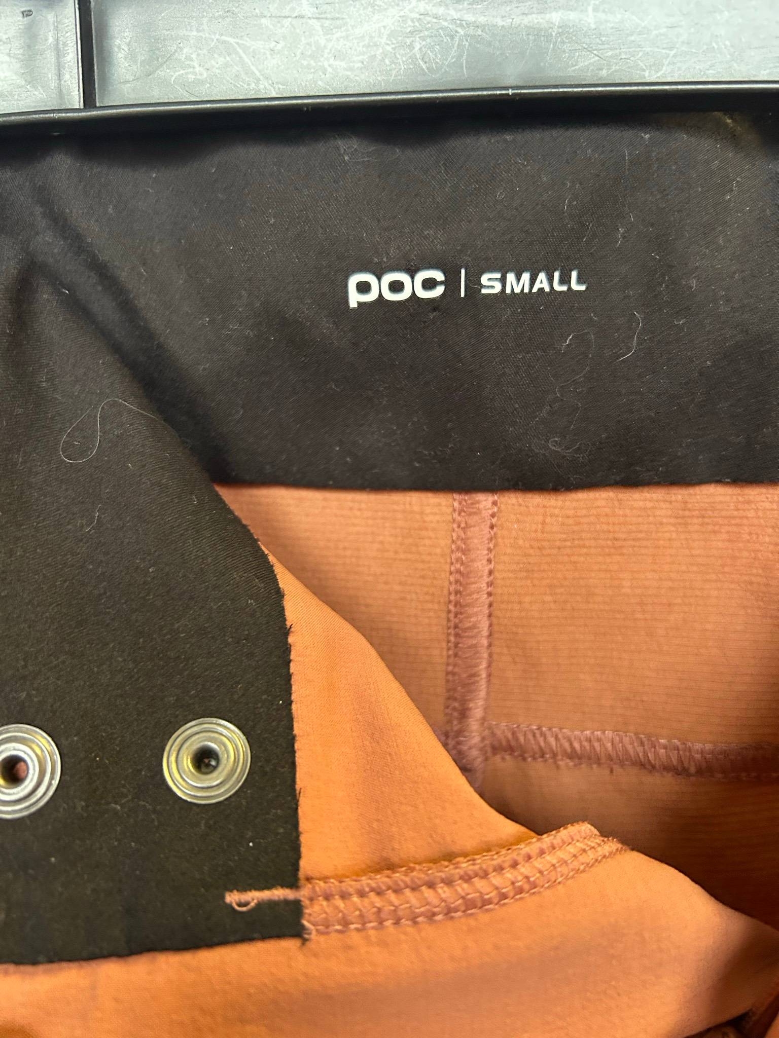 POC tekniska shorts i rostbrunt