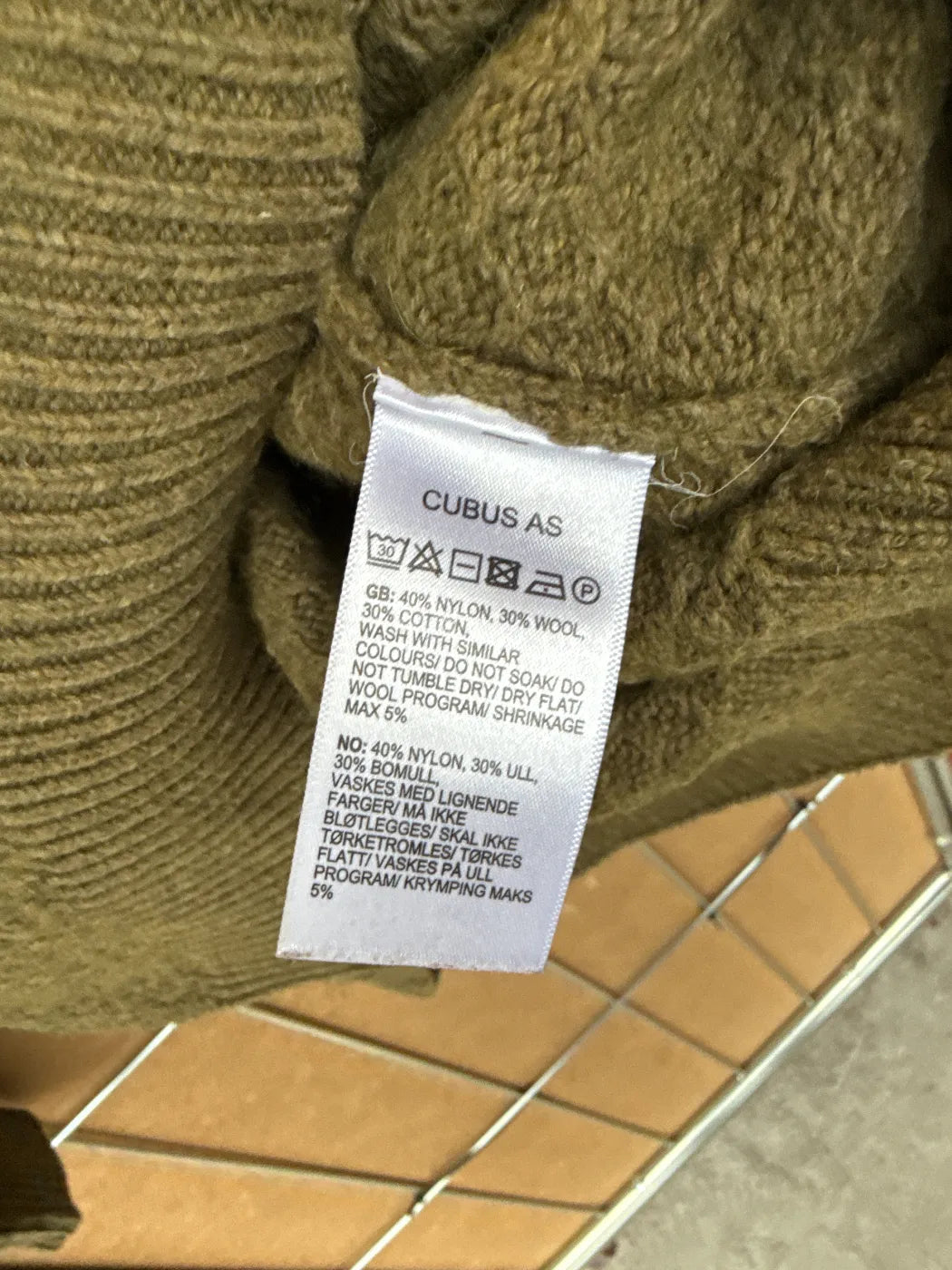 Cubus olivgrön tröja i ullblandning