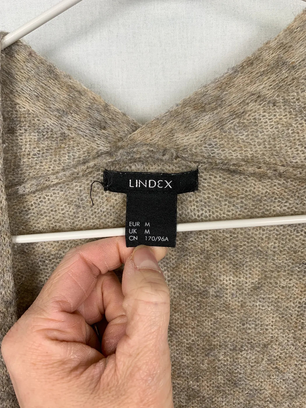 Lindex beige stickad kofta med fickor