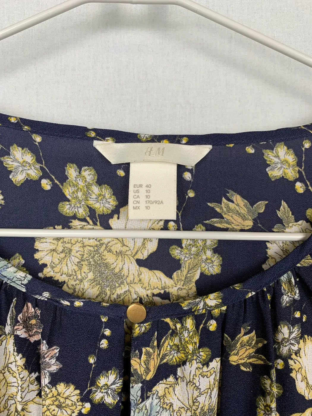 H&M blommig blus med långa ärmar