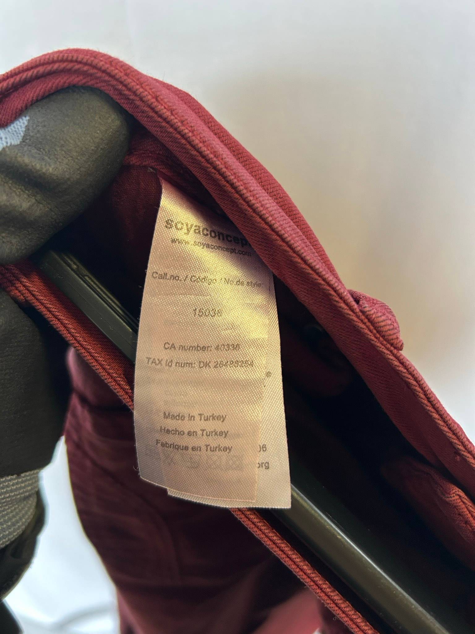 Soyaconcept burgundy tajta byxor