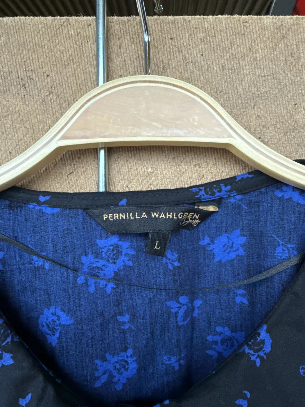 Pernilla Wahlgren Design svart blommig klänning